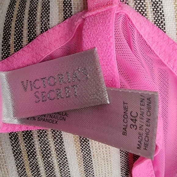 Victoria's Secret Balconet Underwire Bra - Picture 7 of 9